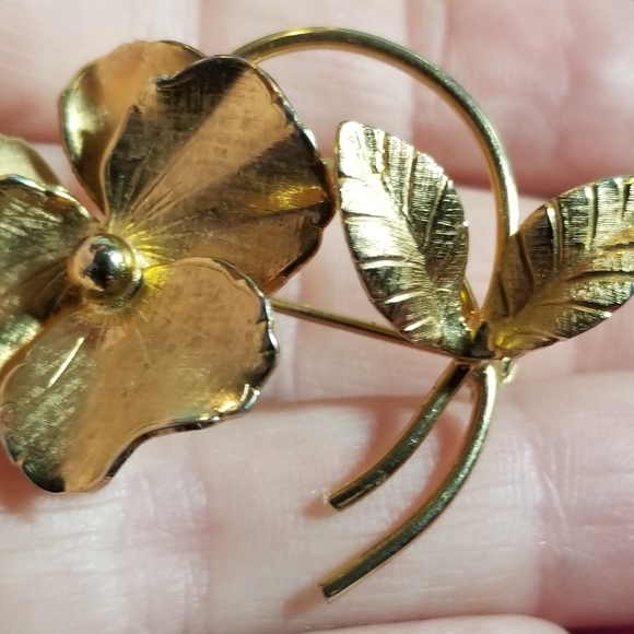 Relisted -Vintage Giovanni pansy brooch viola violet gold tone flower pin - Picture 7 of 11